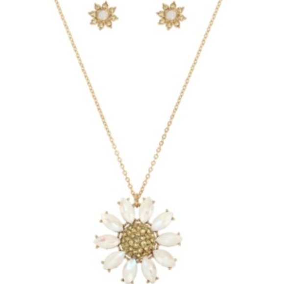 Womens Betsey Johnson Gold-Tone Daisy Necklace & Earrings Set Gold - Picture 1 of 1
